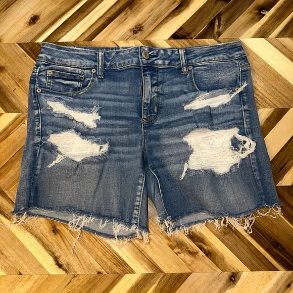American Eagle Denim MIDI Shorts - Picture 4 of 5